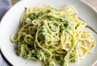 Simple Summer Zucchini Pesto Pasta