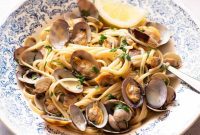 Garlic and White Wine Clam Linguine