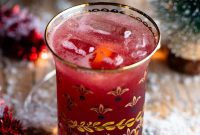 Spiced Cranberry Prosecco Holiday Sparkle